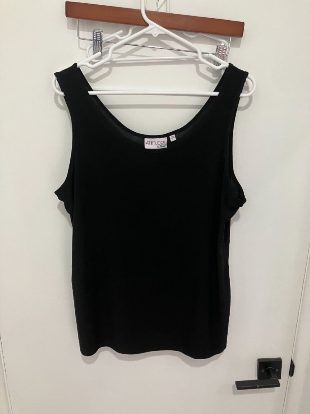 Attitudes by Renee Black Tank Top L Scoop Neck Sleeveless Casual Blouse Solid